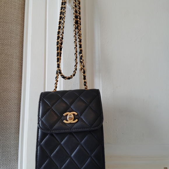 CHANEL Black Quilted Leather Phone Holster - Picture 2 of 16
